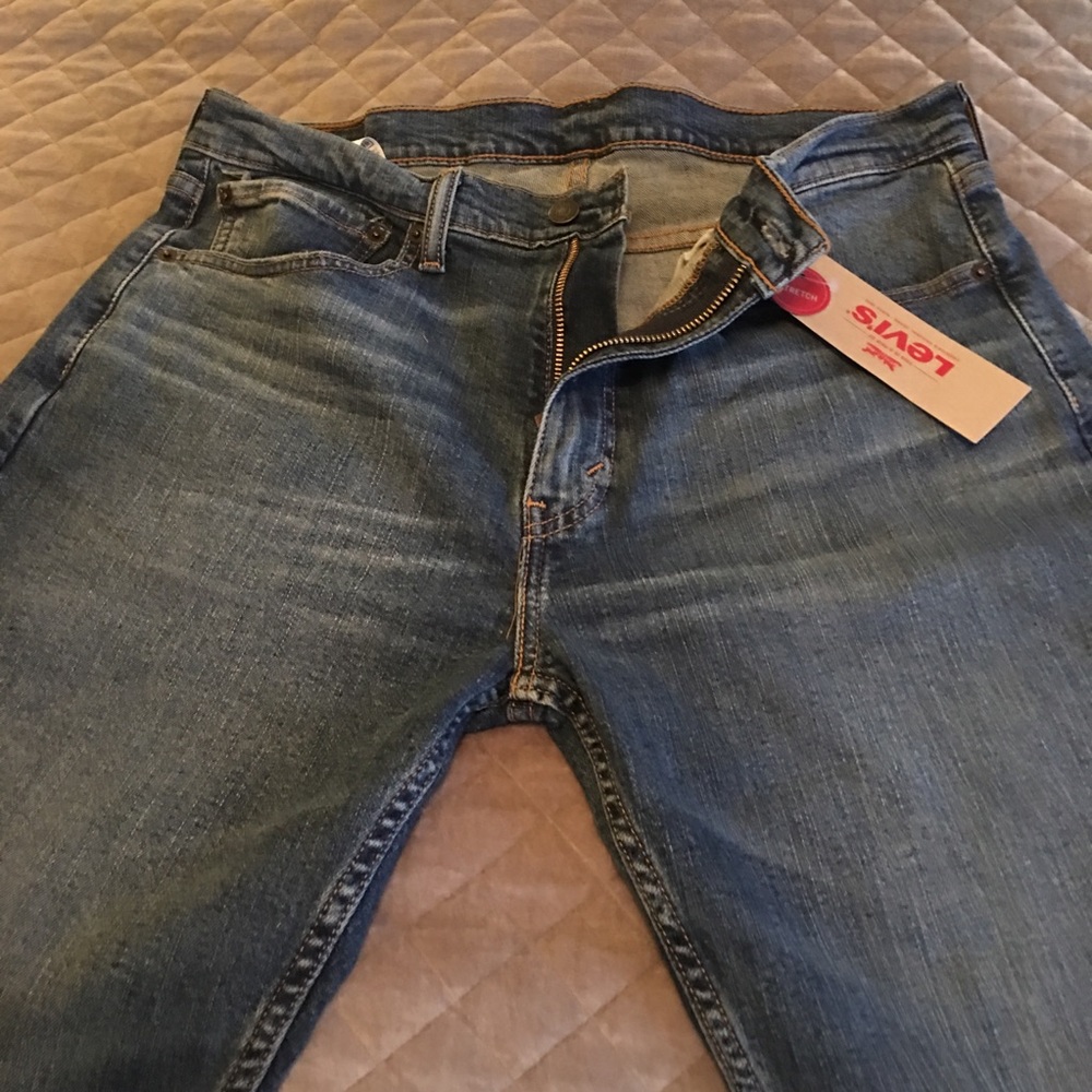 Reduced! Men’s New w/ tag attached Levi 505 jeans